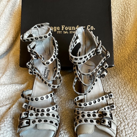 VINTAGE FOUNDRY JAMINA BLOCK HEEL LEATHER STUDDED SANDALS IN WHITE 7 NEW!! - Picture 5 of 8